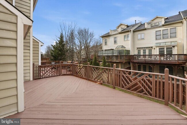 Building Photo - 1806 Brentridge St