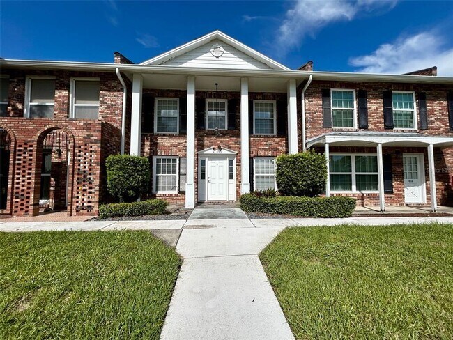 Primary Photo - 5850 Cypress Gardens Blvd
