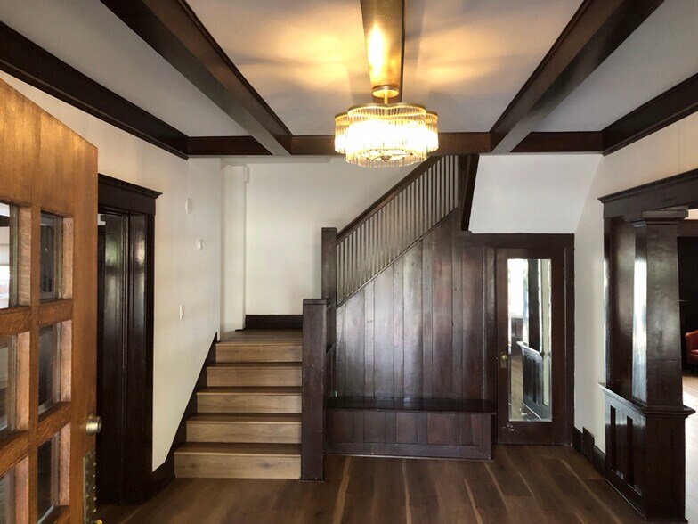 Building Photo - 2650 Van Buren Pl