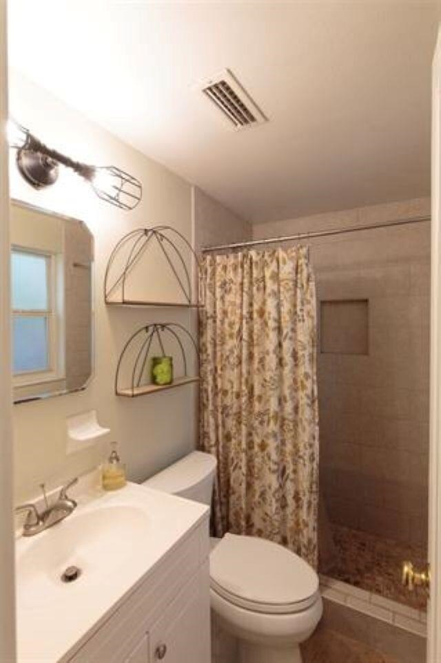 Building Photo - 820 Chestwood Ave