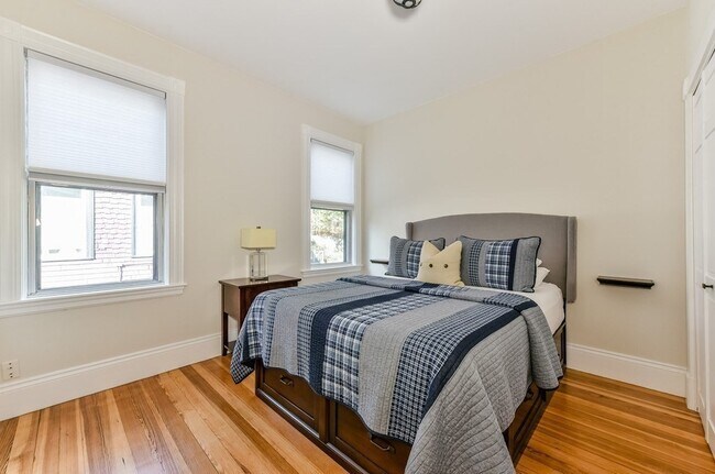 Building Photo - 132 Paul Gore St