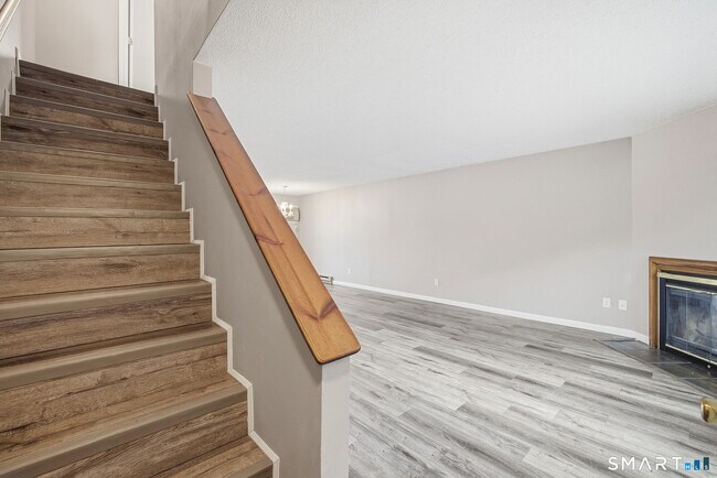 Building Photo - 151 Shelter Rock Rd