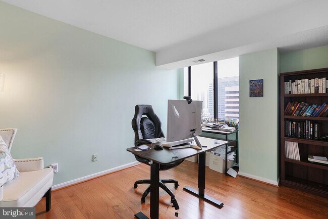 Building Photo - 3713 S George Mason Dr