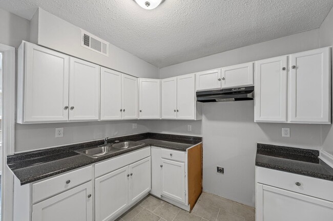 Building Photo - 3843 Blue Jay Rd