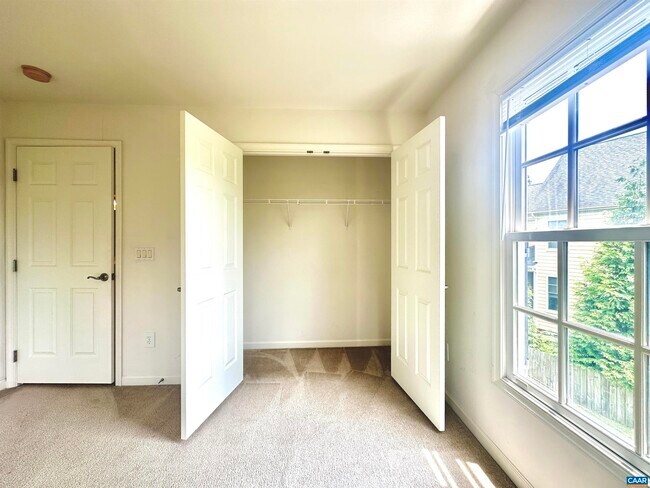 Building Photo - 252 Millstream Dr