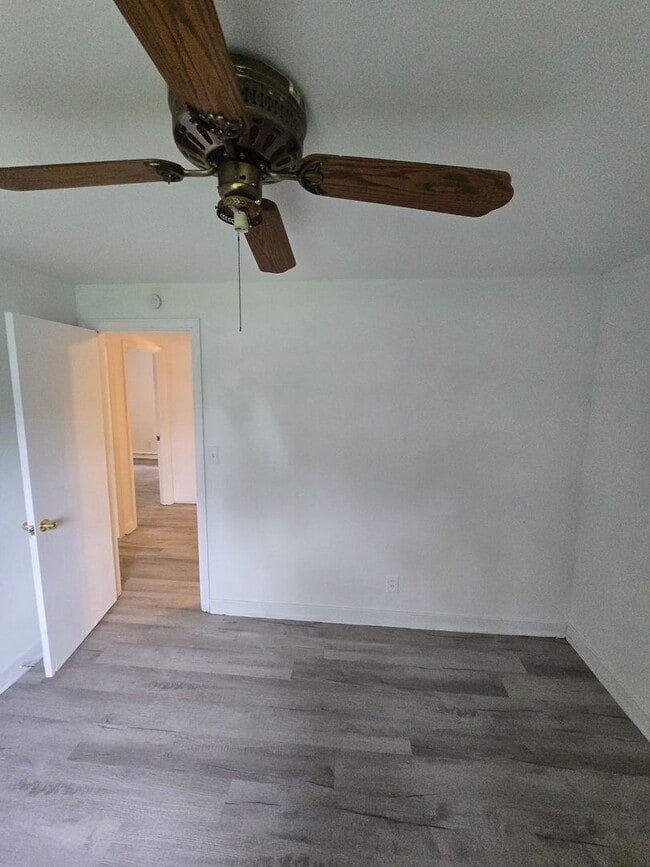 Building Photo - 4 bedroom house in Hopewell