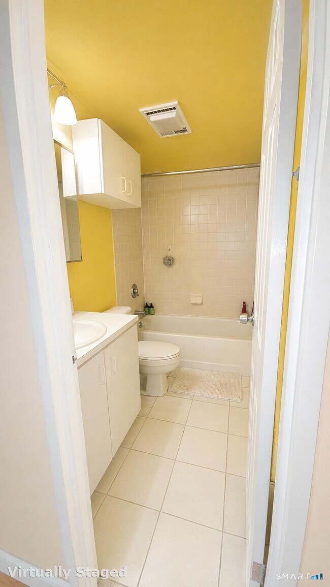 Building Photo - 127 Greyrock Pl