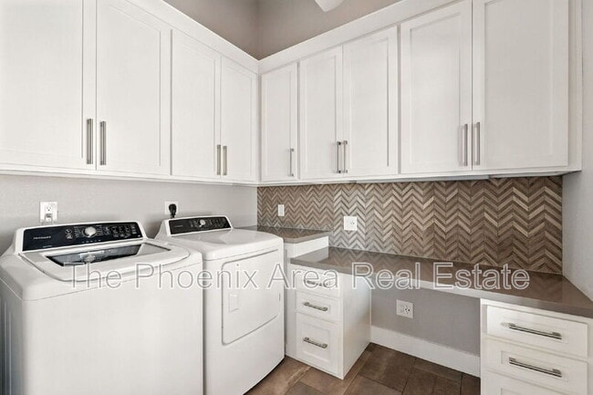 Building Photo - 25818 S Hollygreen Dr
