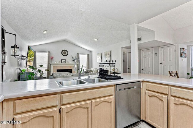 Building Photo - 766 Espada Dr