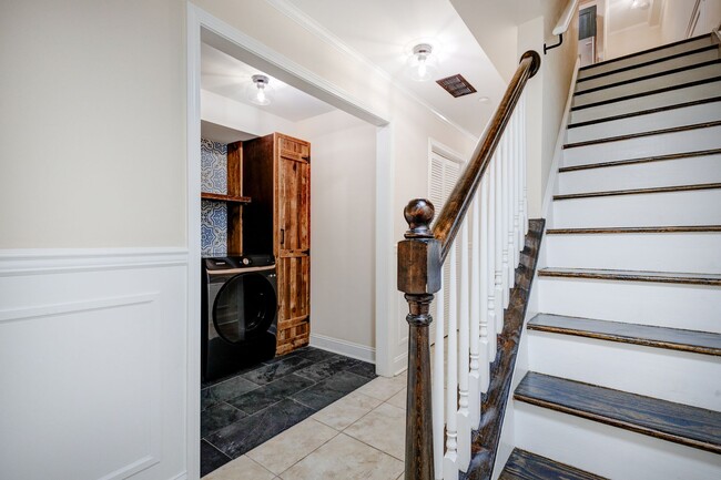 Building Photo - Make this your home today! Come rent with ...