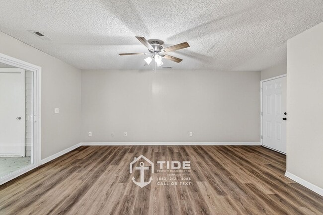 Building Photo - Live Close to It All – Convenient Mount Pleasant Home