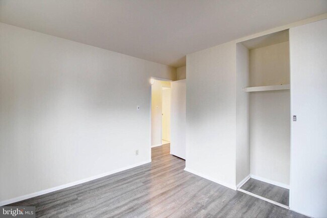 Building Photo - 219 Thomas Ave