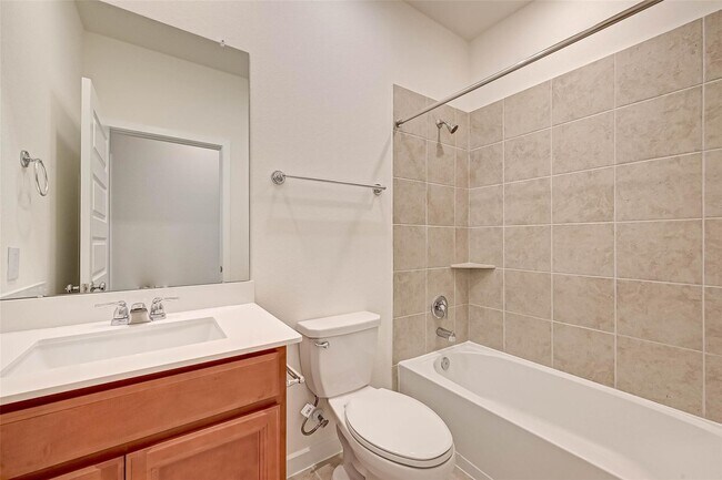 Building Photo - 8022 Pinebrook Arbor Ct
