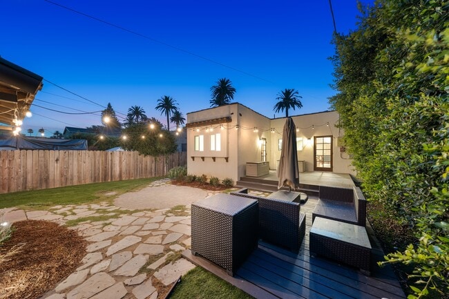 Building Photo - 2624 S Palm Grove Ave