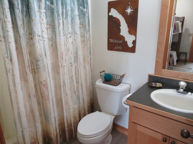 Building Photo - Hidden Whitefish Lake 3 bedroom Furnished ...