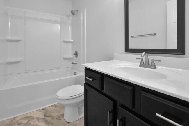 Building Photo - Pet Friendly Three Bedroom!