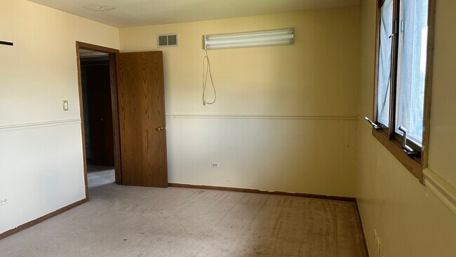 Building Photo - 15720 S 88th Ave