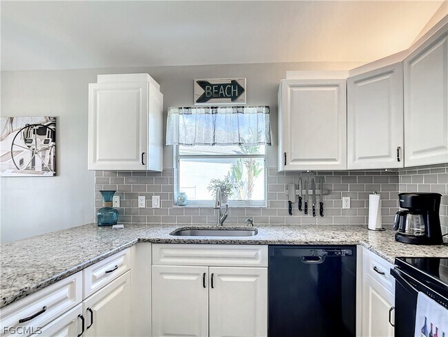 Building Photo - 13633 Admiral Ct