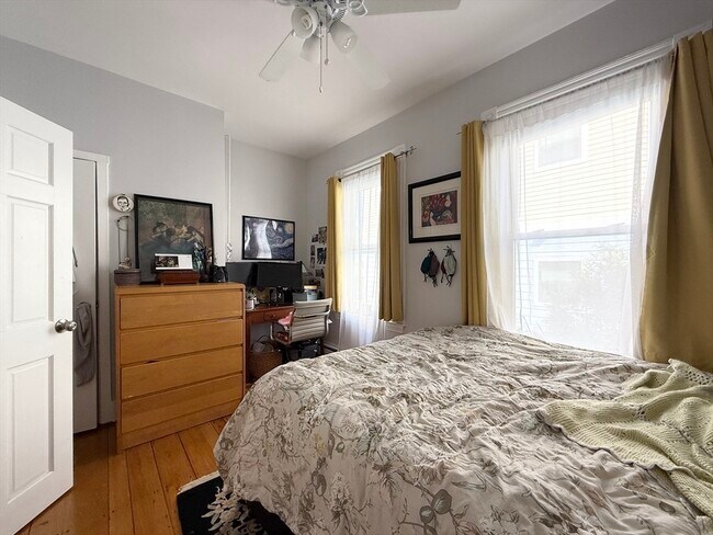 Building Photo - 252 Elm St