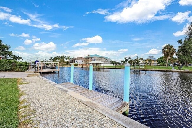 Building Photo - 4862 Regal Dr