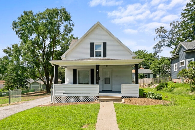 Building Photo - 2320 N 63rd St