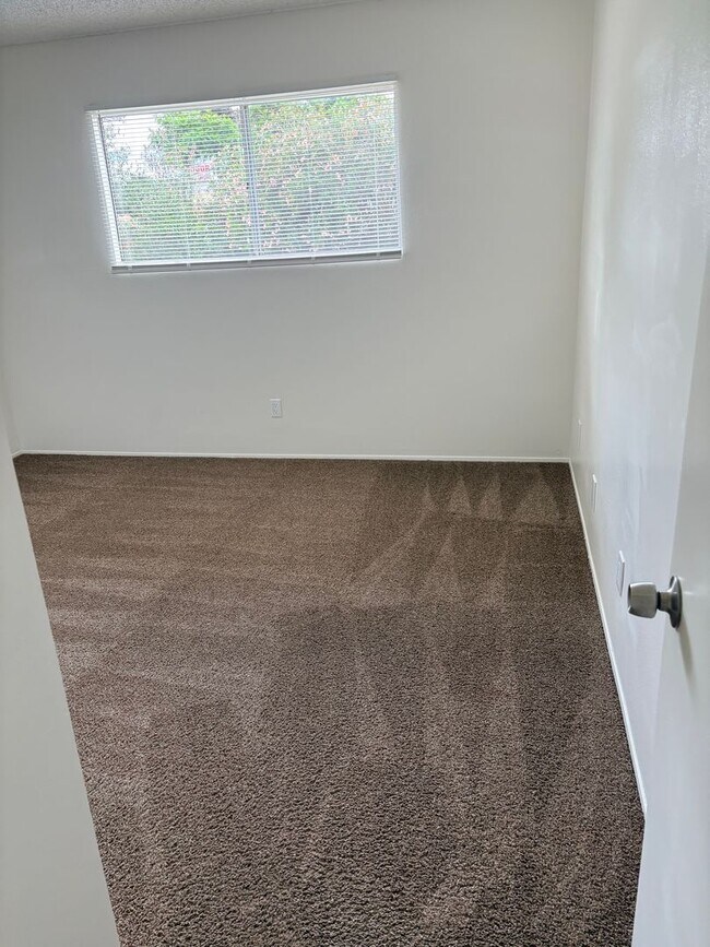 Building Photo - Upgraded 55+ Home in Hemet!!!
