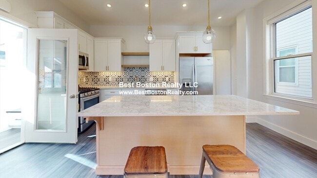 Building Photo - 341 Norfolk St