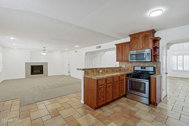 Building Photo - 3744 Tierra Isela Dr