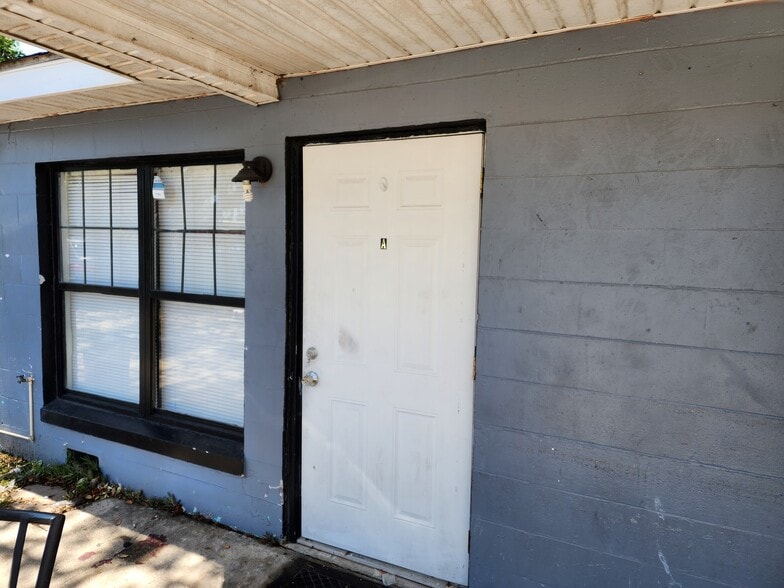 Building Photo - 1008 Maltby Ave