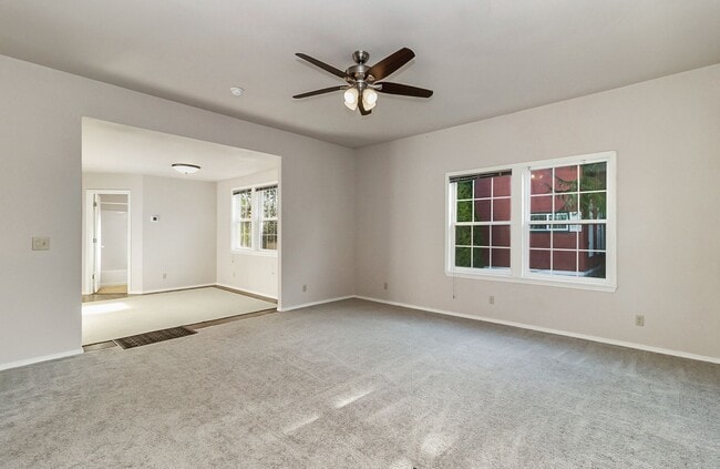 Building Photo - Historic Charm in the Heart of Snohomish