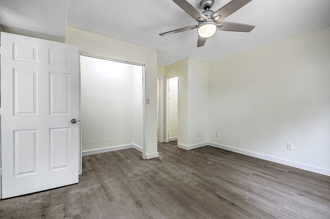 Building Photo - 4 Bedrooms 3 Baths Bristol TN