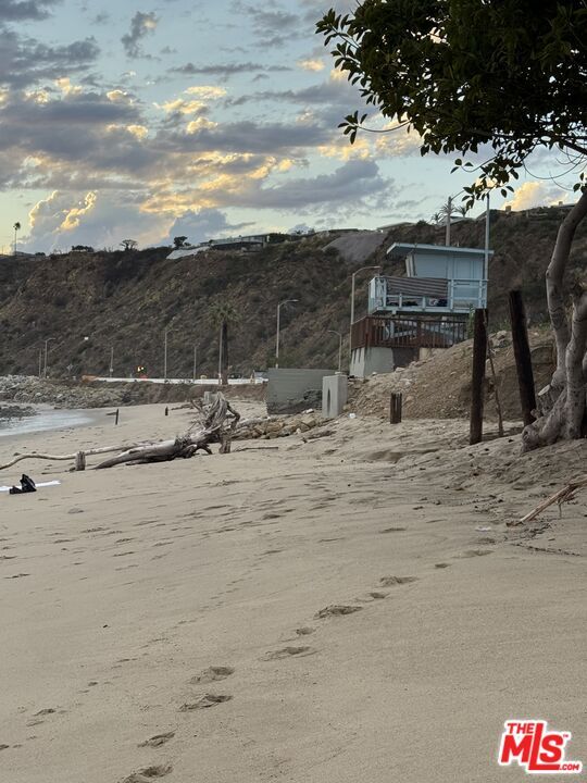 Building Photo - 18071 Coastline Dr