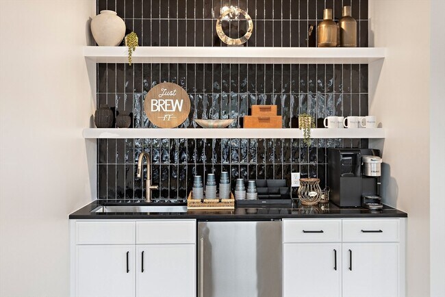 Building Photo - 1025 Massachusetts Ave