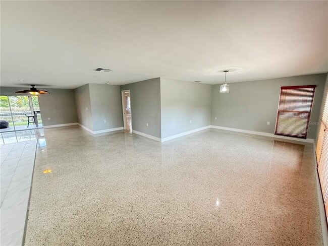 Building Photo - 1634 Sheffield Dr