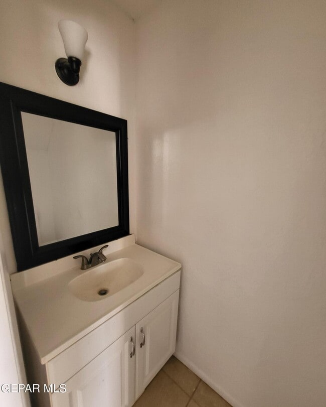 Building Photo - 6416 Pizarro St