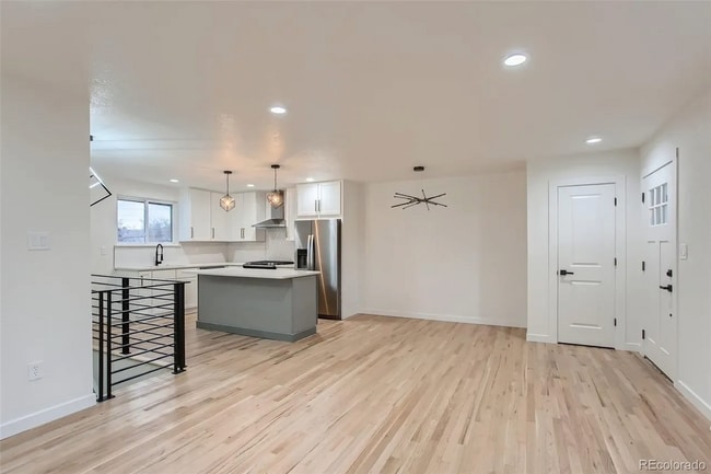 Building Photo - 4090 W Wagon Trail Dr