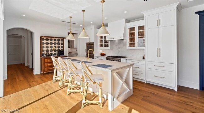 Building Photo - 844 8th St S