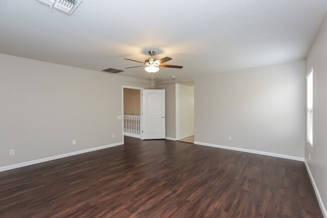 Building Photo - 918 S 118th Ln