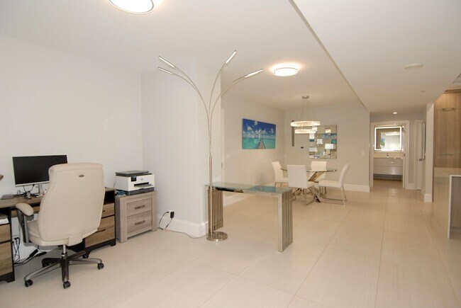 Building Photo - 3200 N Ocean Blvd
