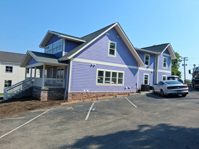 Building Photo - 316 S 17th St