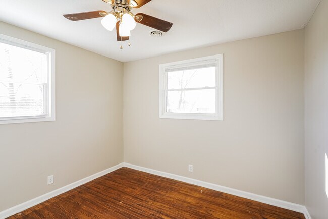 Building Photo - Charming 4-Bedroom Home with Spacious Lawn