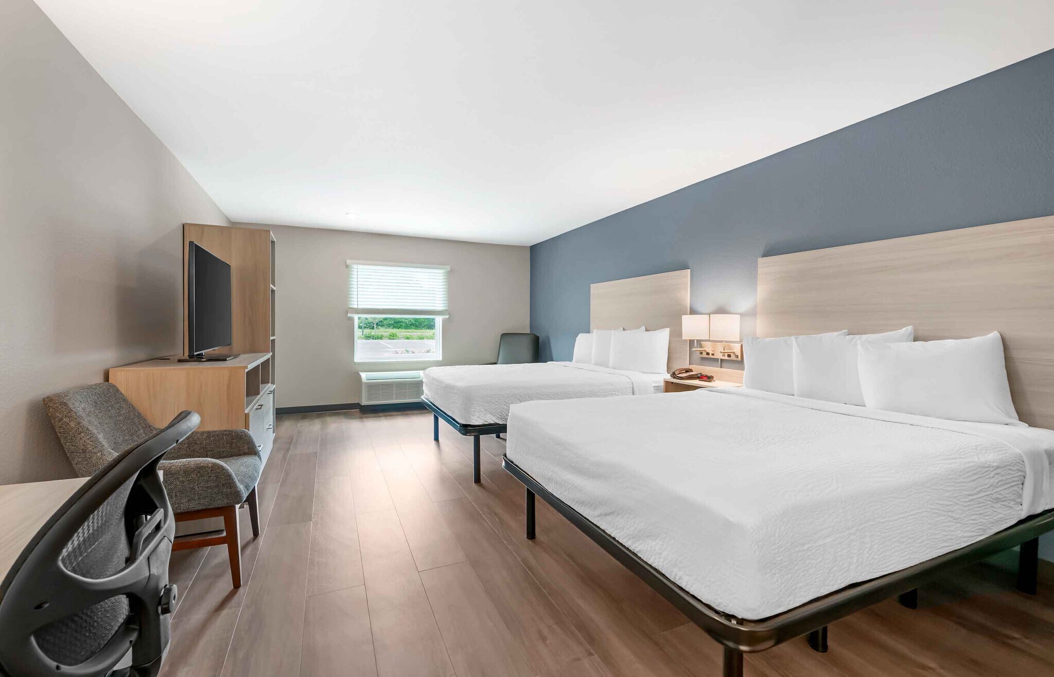 Building Photo - Furnished Studio-Wildwood