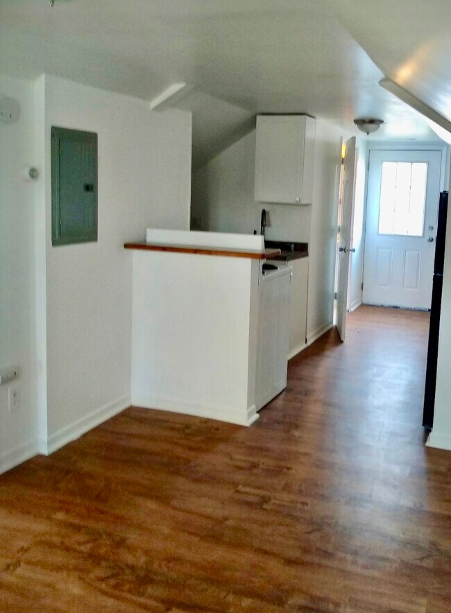 Building Photo - 2937 Sachs St