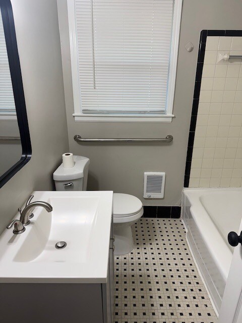 Building Photo - 111 White Oak Dr