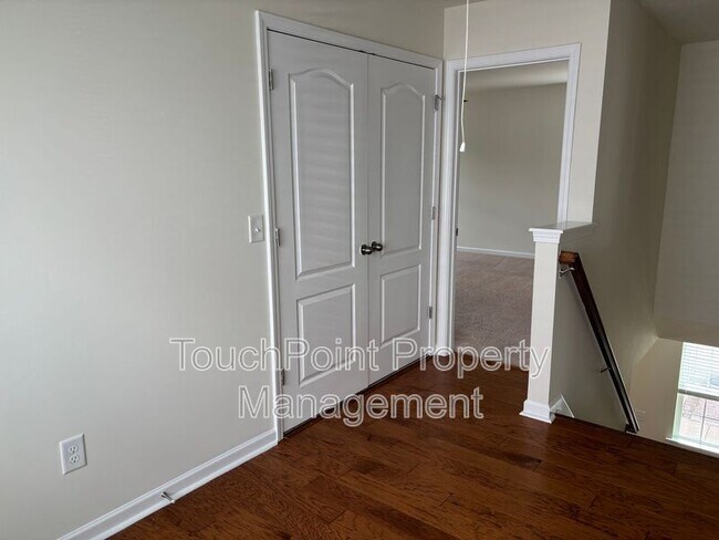Building Photo - 78123 Rillstone Dr