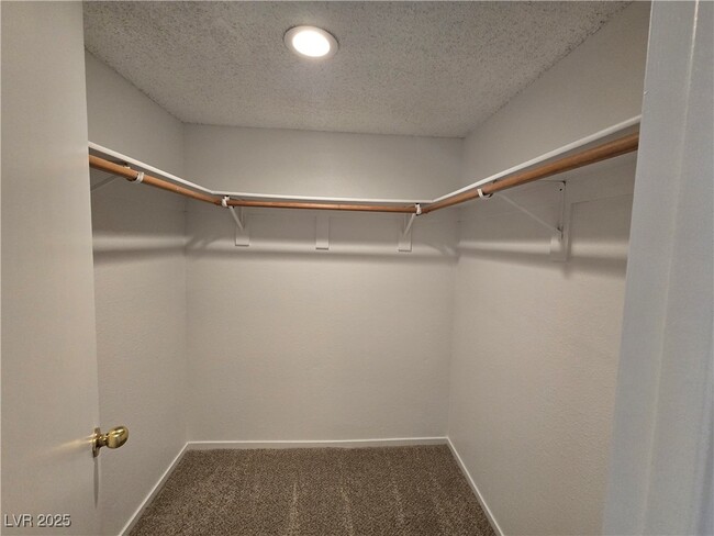 Building Photo - 1575 W Warm Springs Rd