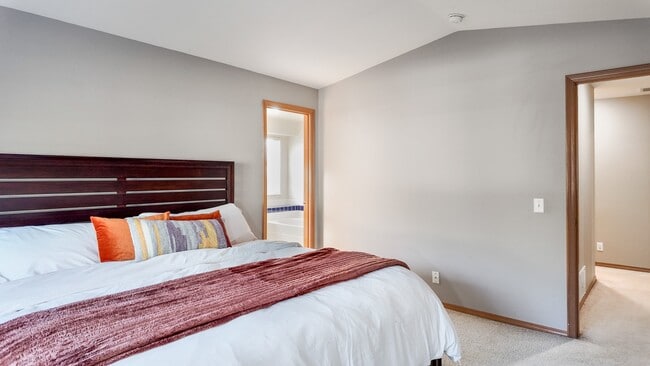 Building Photo - Spacious 4-Bed Home in East Meridian