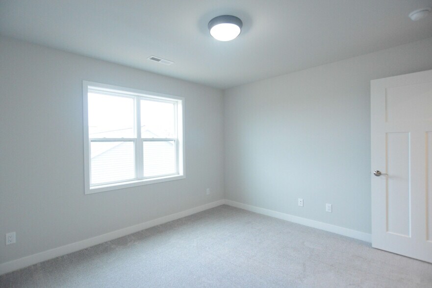 Building Photo - 4829 Suelo Rd