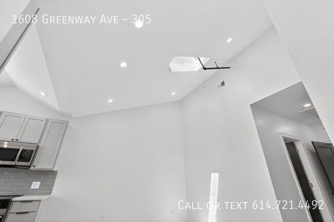 Building Photo - 1608 Greenway Ave
