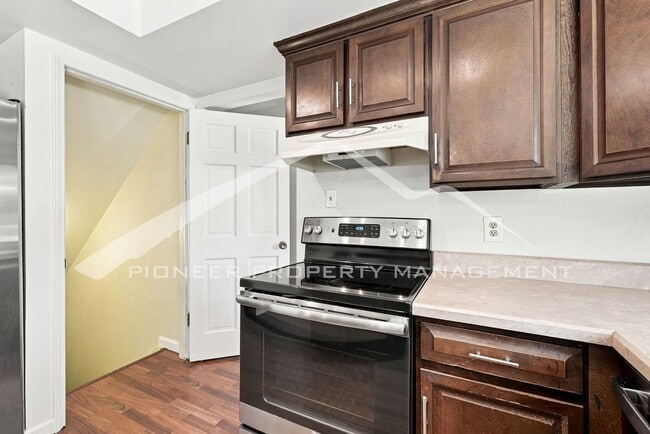 Building Photo - 2896 S Paris St